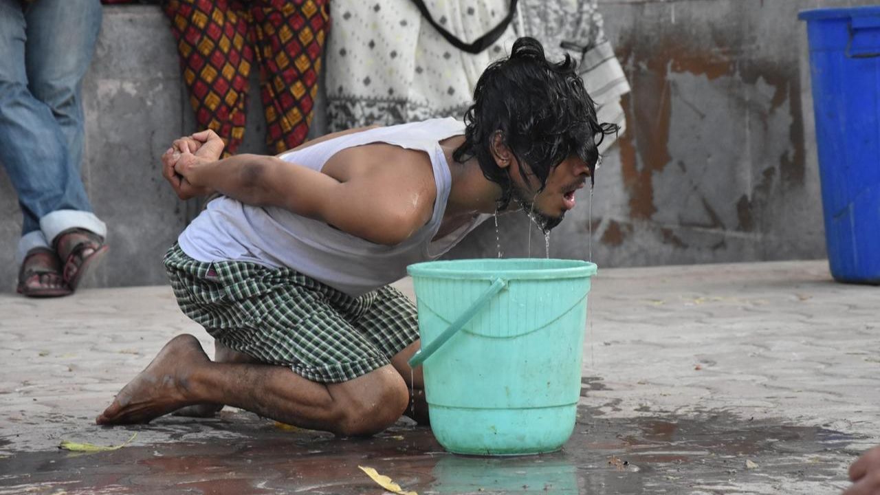 'সিগারেটের ছ্যাঁকা দিয়ে হাত জ্বালাতাম', কঠিন বাস্তব সামনে আনলেন অভিনেতা... 'সিগারেটের ছ্যাঁকা দিয়ে হাত জ্বালাতাম', কঠিন বাস্তব সামনে আনলেন অভিনেতা...