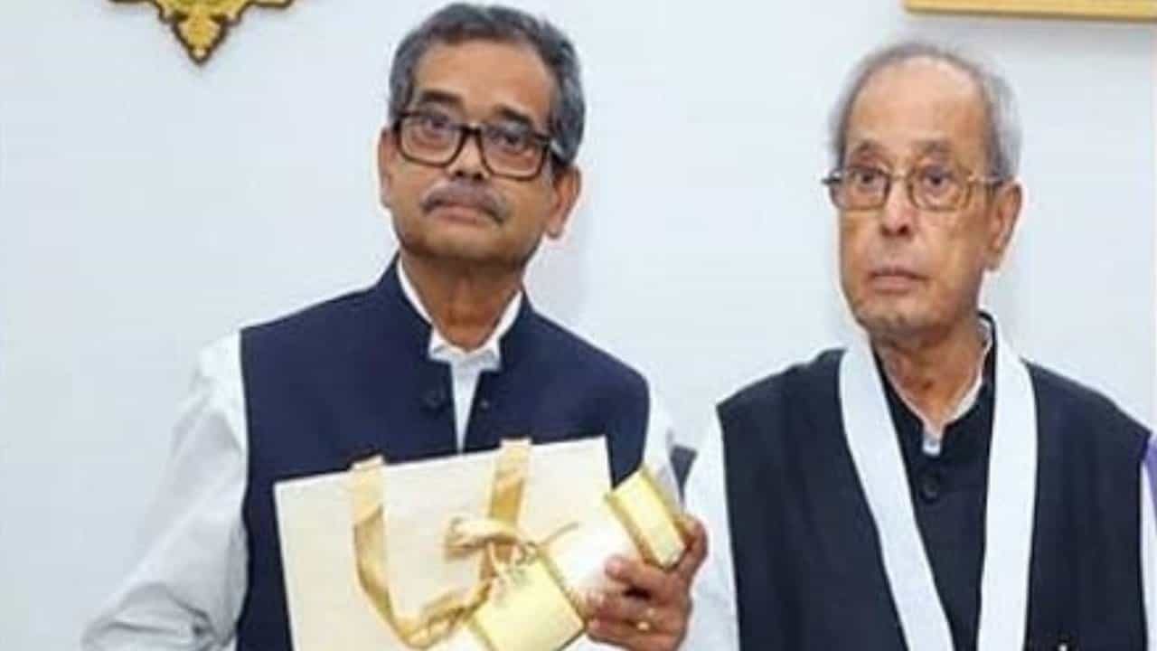 Trinamool Congress: তৃণমূল ছেড়ে কংগ্রেসে যাচ্ছেন প্রণব পুত্র? Trinamool Congress: তৃণমূল ছেড়ে কংগ্রেসে যাচ্ছেন প্রণব পুত্র?