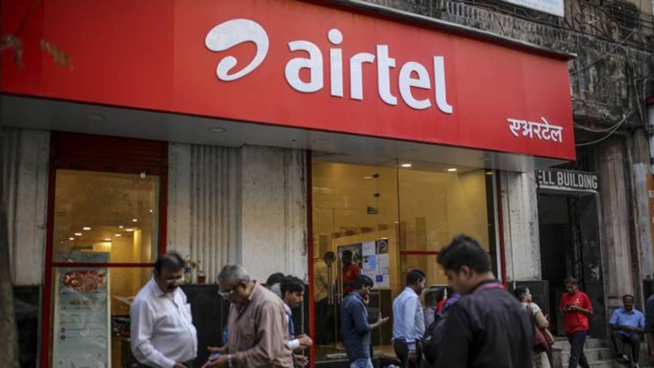 Mobile Tariff Plans: জুলাই থেকেই এক ধাক্কায় অনেক বেড়ে যাবে মোবাইলের খরচ? স্পেকট্রাম নিলাম শেষ হতেই তীব্র জল্পনা