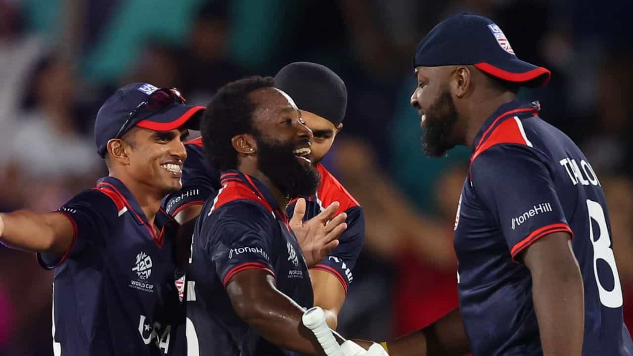 T20 World Cup 2024: বিশ্বকাপের উদ্বোধনী ম্যাচে USA-র রেকর্ডের বন্যা, অল্পের জন্য রক্ষা পেল গেইলের নজির T20 World Cup 2024: বিশ্বকাপের উদ্বোধনী ম্যাচে USA-র রেকর্ডের বন্যা, অল্পের জন্য রক্ষা পেল গেইলের নজির
