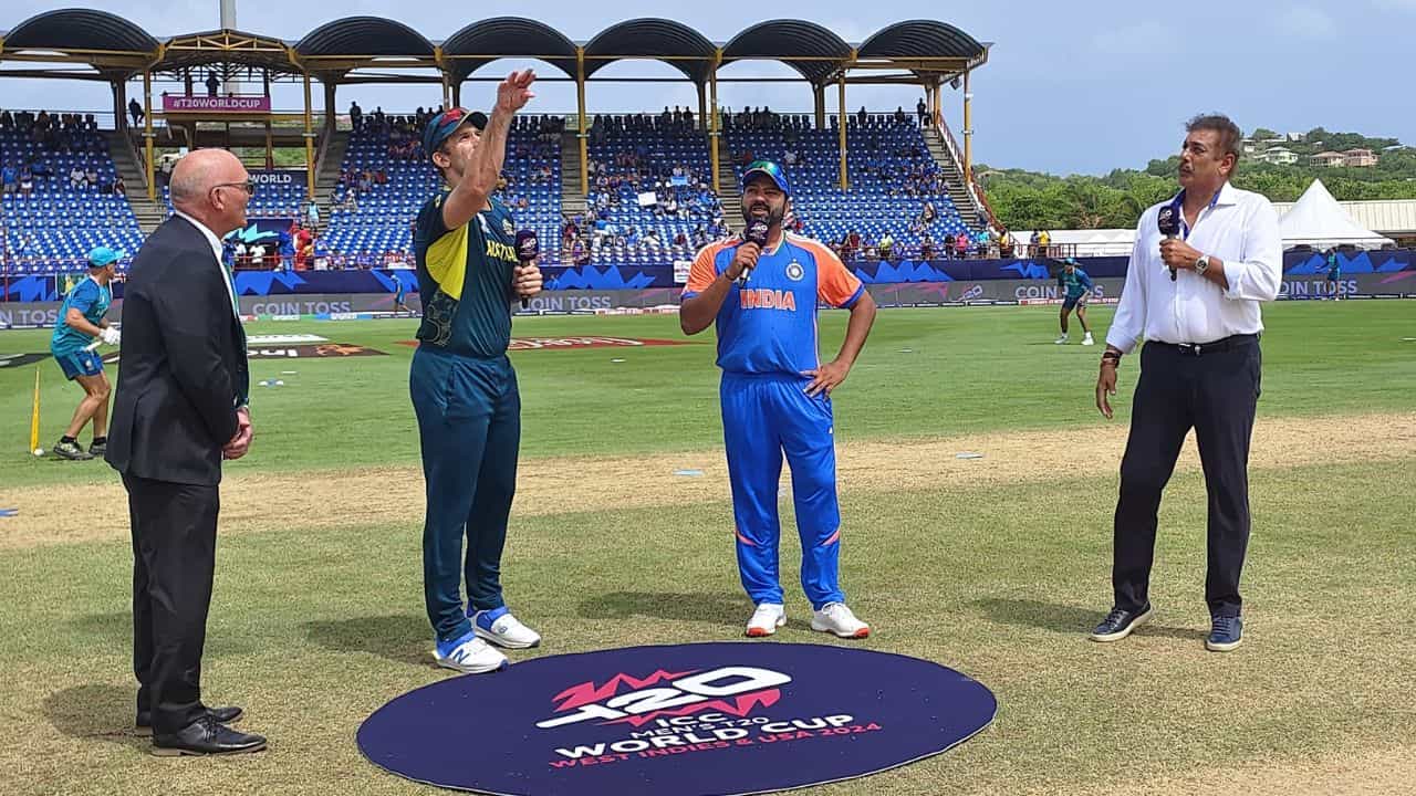India vs Australia: টস হেরে চাপে! বৃষ্টির আশঙ্কায় সুপার ম্যাচে ব্যাটিংয়ে নামছে ভারত India vs Australia: টস হেরে চাপে! বৃষ্টির আশঙ্কায় সুপার ম্যাচে ব্যাটিংয়ে নামছে ভারত