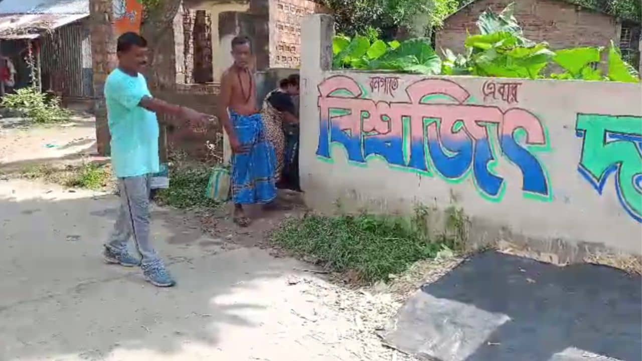 Bangaon: এবার বনগাঁ! ছেলেধরা সন্দেহে ফের গণপিটুনি ভবঘুরেকে