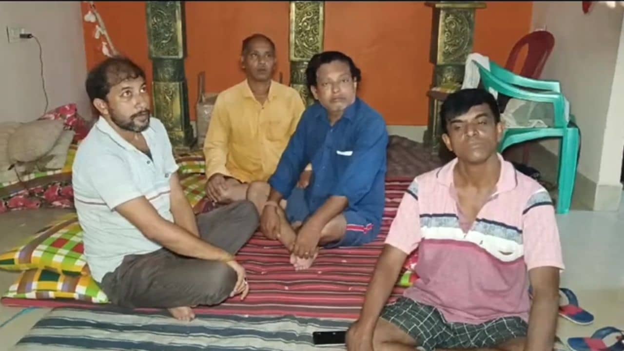 Baruipur: জেলায় আক্রান্ত কর্মী সমর্থকদের জন্য জেলা অফিসে খোলা হল আশ্রয় শিবির