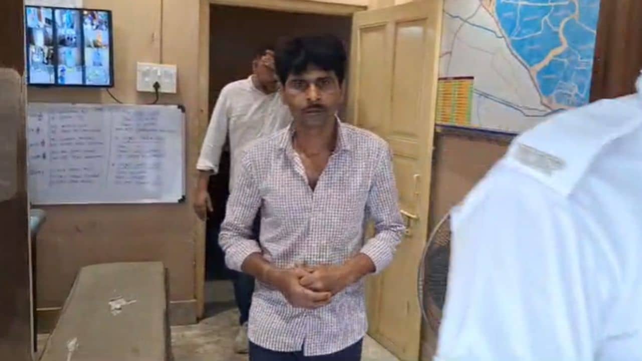 Bidhannagar: সরকারি টেন্ডার পাইয়ে দেওয়ার নামে প্রতারণা, গ্রেফতার ১