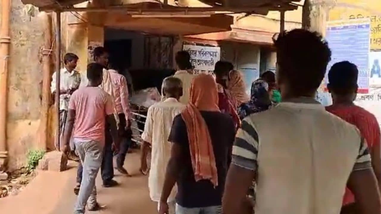 Birbhum: বিয়ের চার মাসেই এসব! জামাইষষ্ঠীর রাতে পায়চারি করতে ছাদে যান নবদম্পতি! দুজনকে দেখে শরীর দিয়ে হিমস্রোত বয়ে গেল সকলের