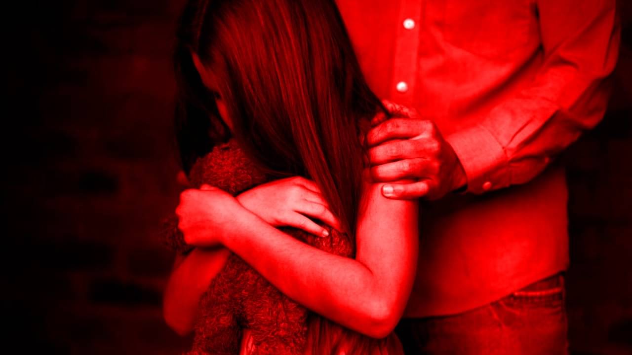 Telangana: নিজের মেয়ের সঙ্গেই যৌন-দৃশ্য চেয়েছিল পর্ন-আসক্ত বাবা, তারপর...