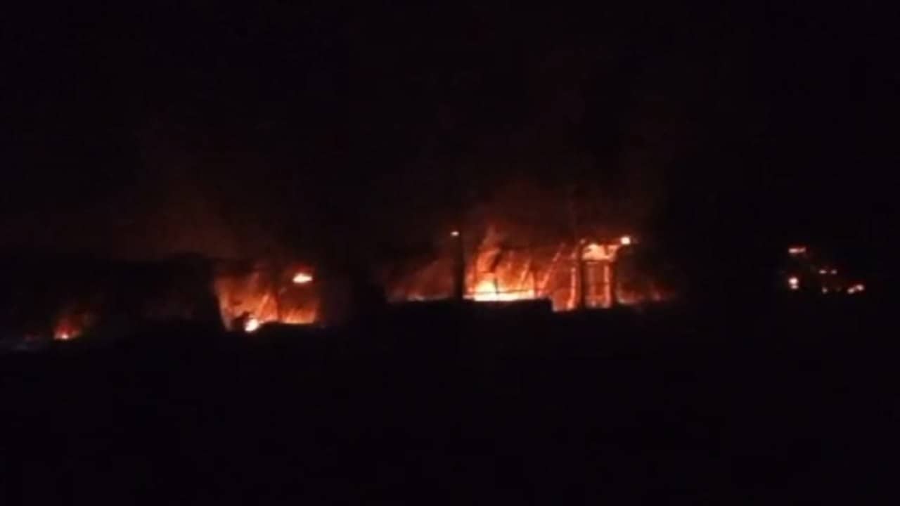 Bankura: এক বাজেই সব ছাড়খাড়, মুরগির খামারে আগুন নেভাতে গিয়ে হিমশিম খেল দমকল