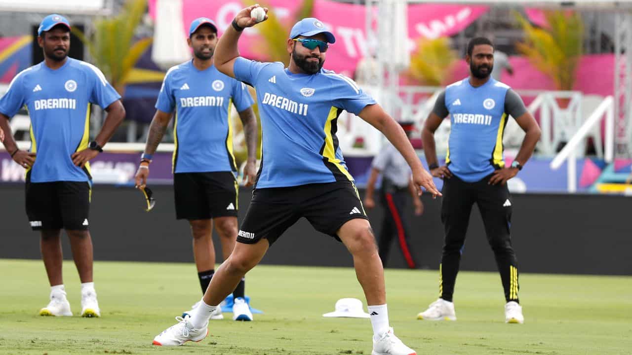 India vs Afghanistan: কালো মেঘের আনাগোনা, নির্বিঘ্নে হবে ভারত-আফগান ম্যাচ, নাকি ঝেঁপে আসবে বৃষ্টি? India vs Afghanistan: কালো মেঘের আনাগোনা, নির্বিঘ্নে হবে ভারত-আফগান ম্যাচ, নাকি ঝেঁপে আসবে বৃষ্টি?