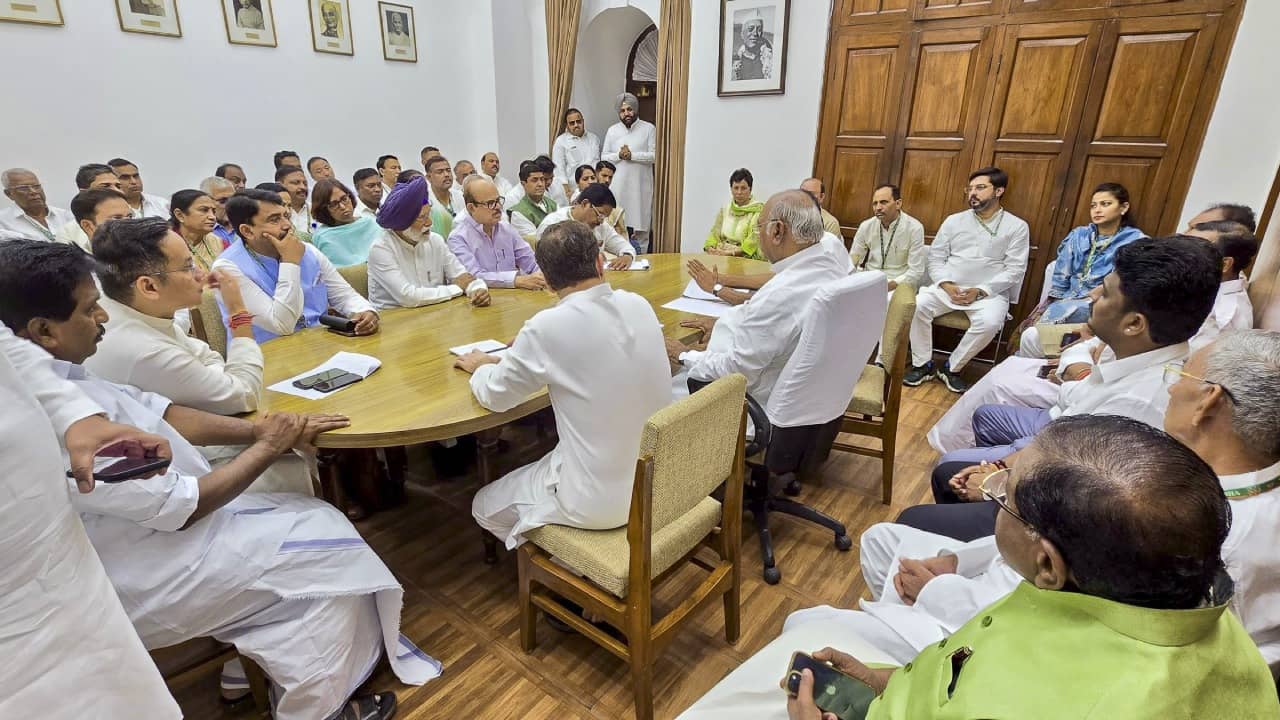 INDIA bloc: নিট দুর্নীতিই প্রধান অস্ত্র, সংসদ হবে উত্তাল! ইন্ডিয়া তুলবে বাংলার এই দাবিও