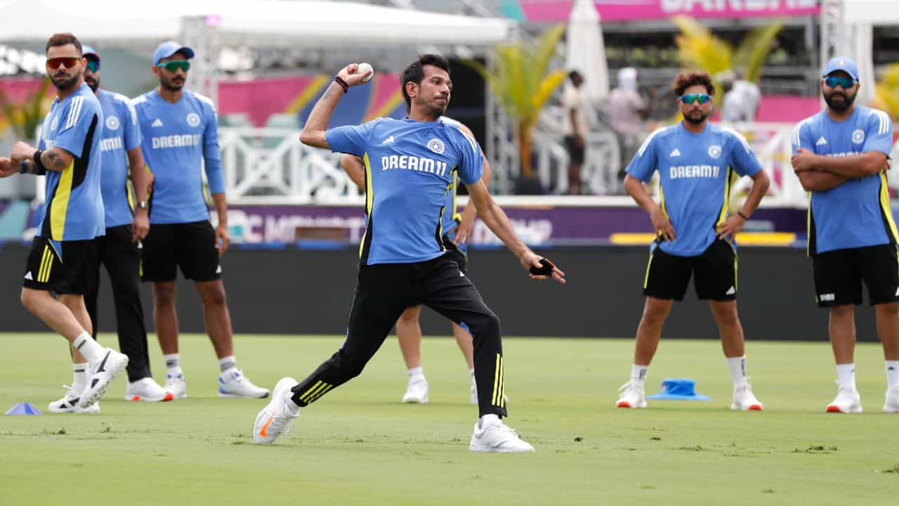 India vs England Preview: সামনে ইংল্যান্ড, সেমিফাইনালের রিপ্লে-তে ভারতের ভাবনায় চার স্পিনার India vs England Preview: সামনে ইংল্যান্ড, সেমিফাইনালের রিপ্লে-তে ভারতের ভাবনায় চার স্পিনার