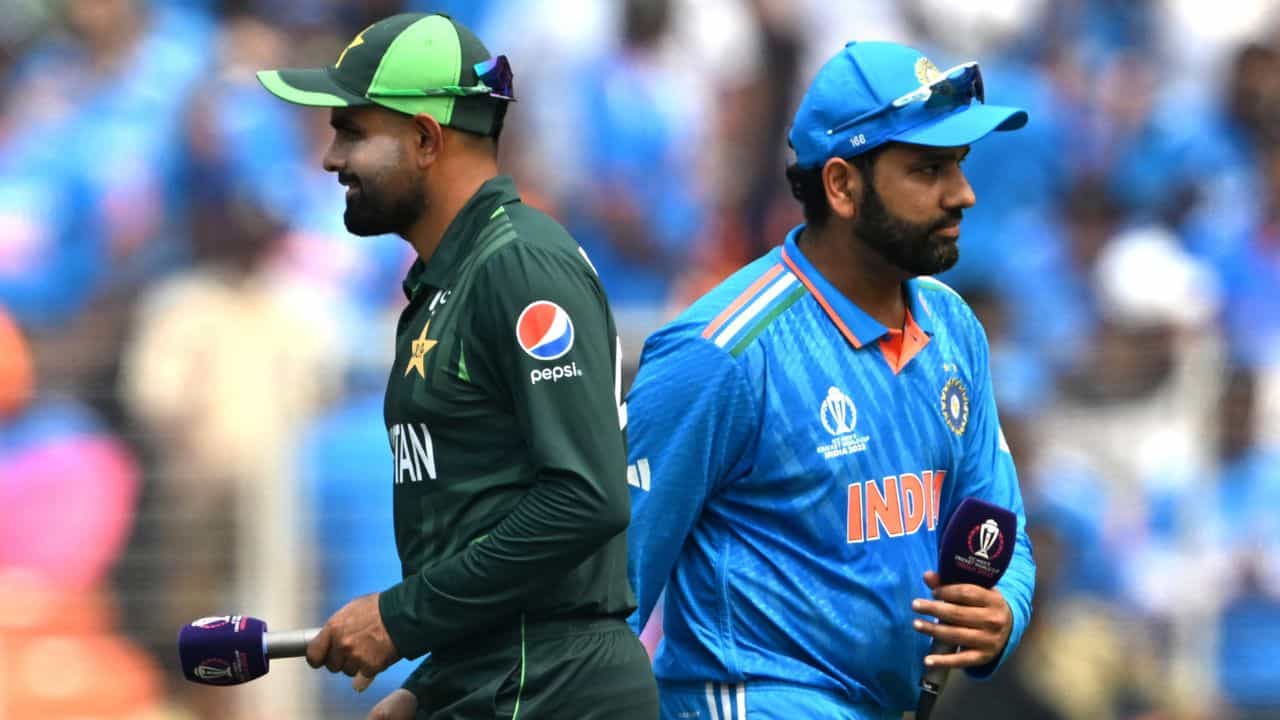 India vs Pakistan Playing XI: টস জিতলেন বাবর, রোহিতরা পাকিস্তানকে বড় টার্গেট দিতে পারবেন তো? India vs Pakistan Playing XI: টস জিতলেন বাবর, রোহিতরা পাকিস্তানকে বড় টার্গেট দিতে পারবেন তো?