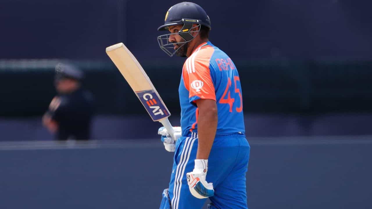 IND vs IRE, Rohit Sharma: চোটে মাঠ ছেড়েছিলেন, পাকিস্তান ম্যাচে খেলবেন? রোহিত যা বলছেন... IND vs IRE, Rohit Sharma: চোটে মাঠ ছেড়েছিলেন, পাকিস্তান ম্যাচে খেলবেন? রোহিত যা বলছেন...