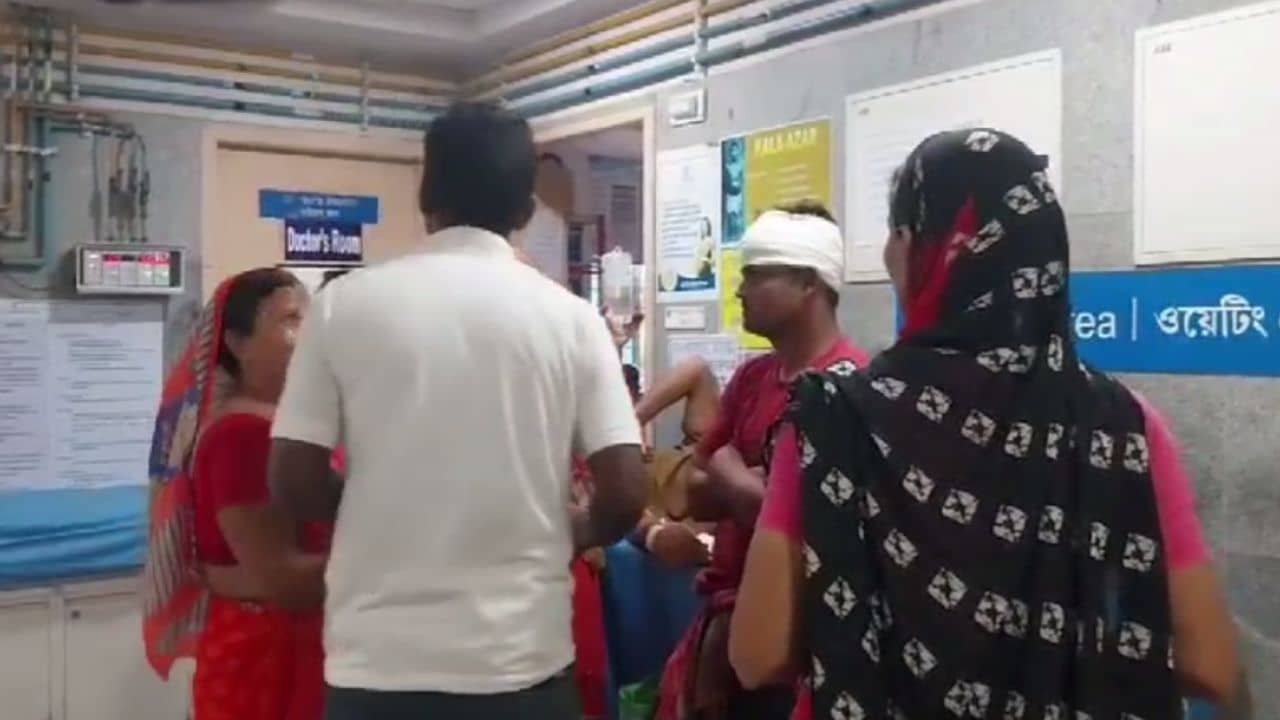 Kalna: শ্বশুর-জামাইয়ের ঝামেলা, ছোটখাট যুদ্ধভূমি তৈরি হল কালনায়