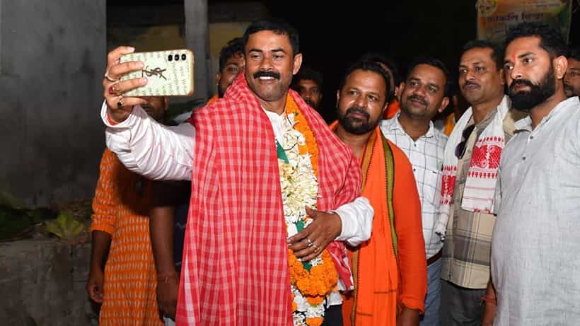 Kartick Chandra Paul: রায়গঞ্জে পদ্ম ফোটালেন প্রিয়রঞ্জন দাসমুন্সির ছাত্র, জানেন কে কার্তিক?