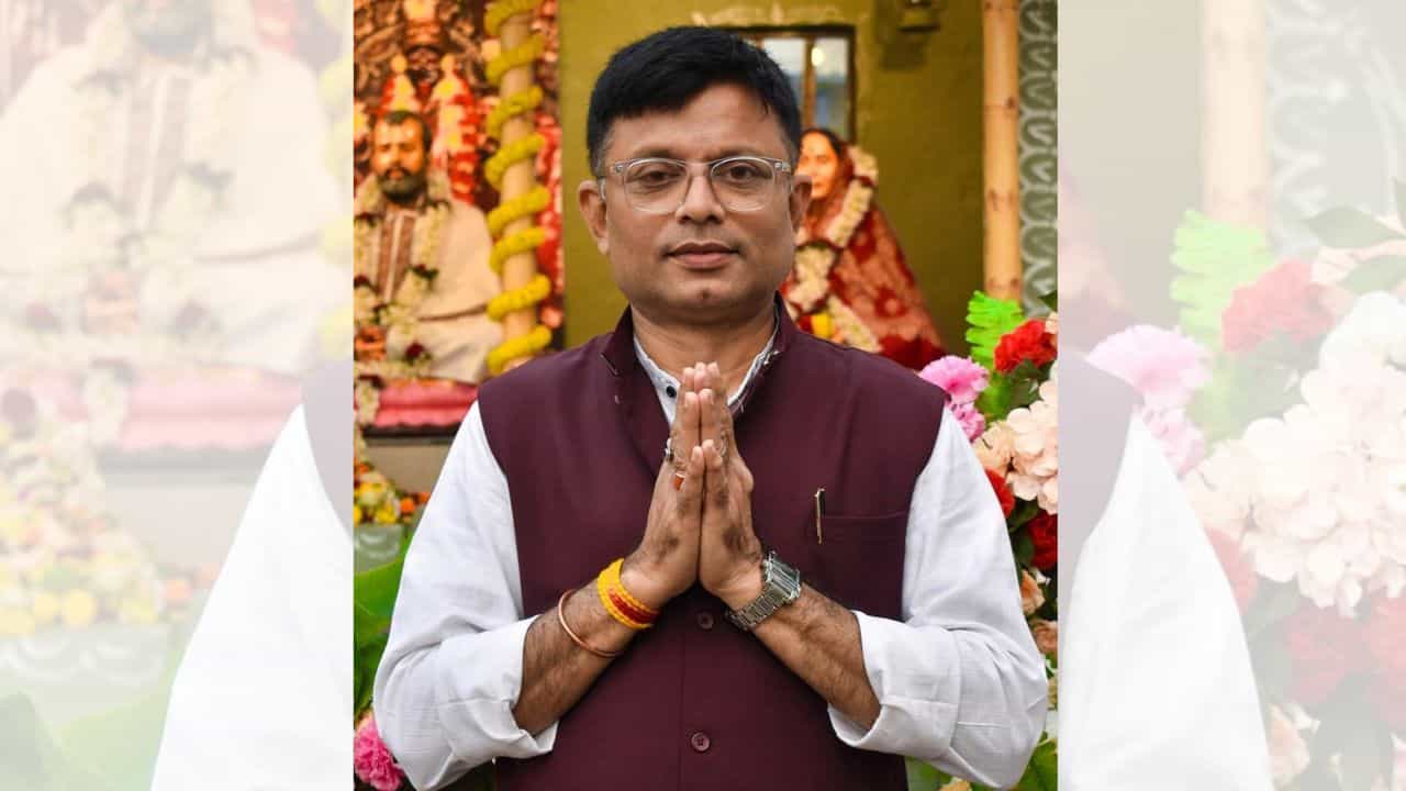 Patuli TMC Chaos: 'ওর টাকা খাওয়া আটকেছি...', চেয়ারের লড়াইয়ে 'গোপন তথ্য' ফাঁস তৃণমূলের Patuli TMC Chaos: 'ওর টাকা খাওয়া আটকেছি...', চেয়ারের লড়াইয়ে 'গোপন তথ্য' ফাঁস তৃণমূলের