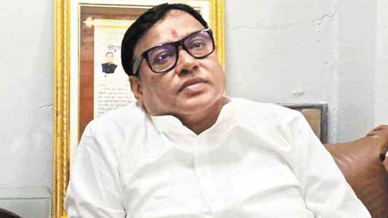 Raiganj Assembly constituency: লোকসভায় হারের পরও কি উপনির্বাচনে কৃষ্ণর উপরই ভরসা রাখবে তৃণমূল? Raiganj Assembly constituency: লোকসভায় হারের পরও কি উপনির্বাচনে কৃষ্ণর উপরই ভরসা রাখবে তৃণমূল?