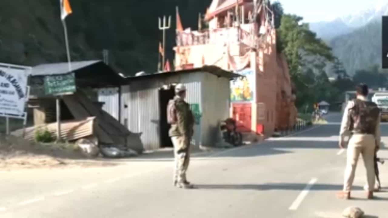 কাঠুয়ার দিকে নজর সবার, সুযোগ পেয়েই ডোডায় সেনা ক্যাম্পে হামলা জঙ্গিদের, আহত ৬ জওয়ান কাঠুয়ার দিকে নজর সবার, সুযোগ পেয়েই ডোডায় সেনা ক্যাম্পে হামলা জঙ্গিদের, আহত ৬ জওয়ান