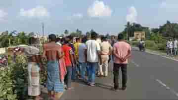 Murshidabad: পঞ্চায়েত ভোটের পর থেকেই টার্গেট, TMC নেতার বাড়ির সামনে বোমাবাজির অভিযোগ