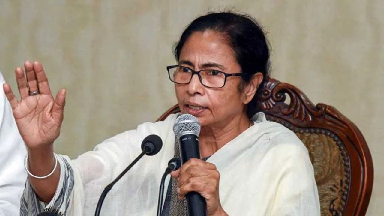Mamata Banerjee: 'তৃণমূলের বাড়ি ভাঙলে RSS-এর কেন নয়?' প্রশ্ন তুললেন মমতা