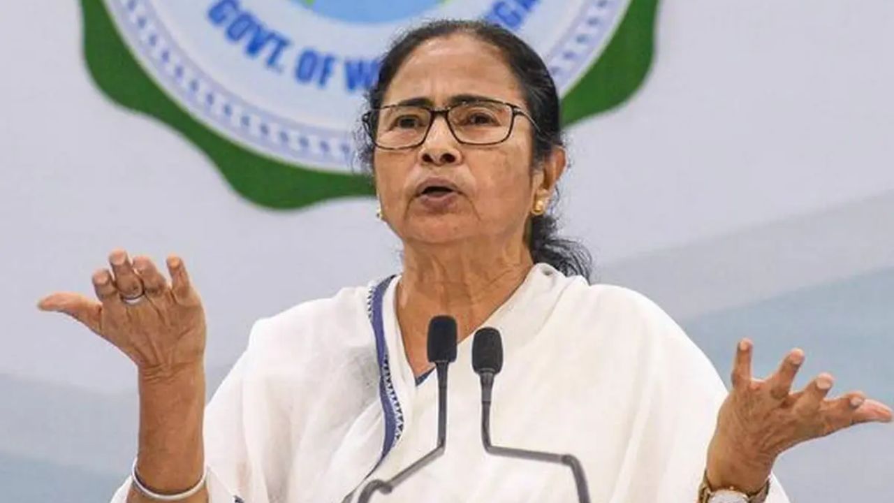 Mamata Banerjee: নবান্নে ডেকে এক ঘণ্টা ধরে ধমক-বকাবকি! মমতার বৈঠকের পরই বদলে গেল সচিব