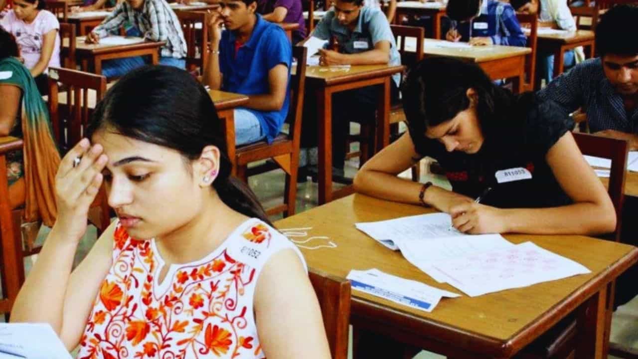 ১০ লাখ ফেললেই NEET পরীক্ষায় পাশ! ১২ কোটি তুলেছিল চিটিং গ্যাং, শেষমেশ গ্রেফতার ৪ ১০ লাখ ফেললেই NEET পরীক্ষায় পাশ! ১২ কোটি তুলেছিল চিটিং গ্যাং, শেষমেশ গ্রেফতার ৪