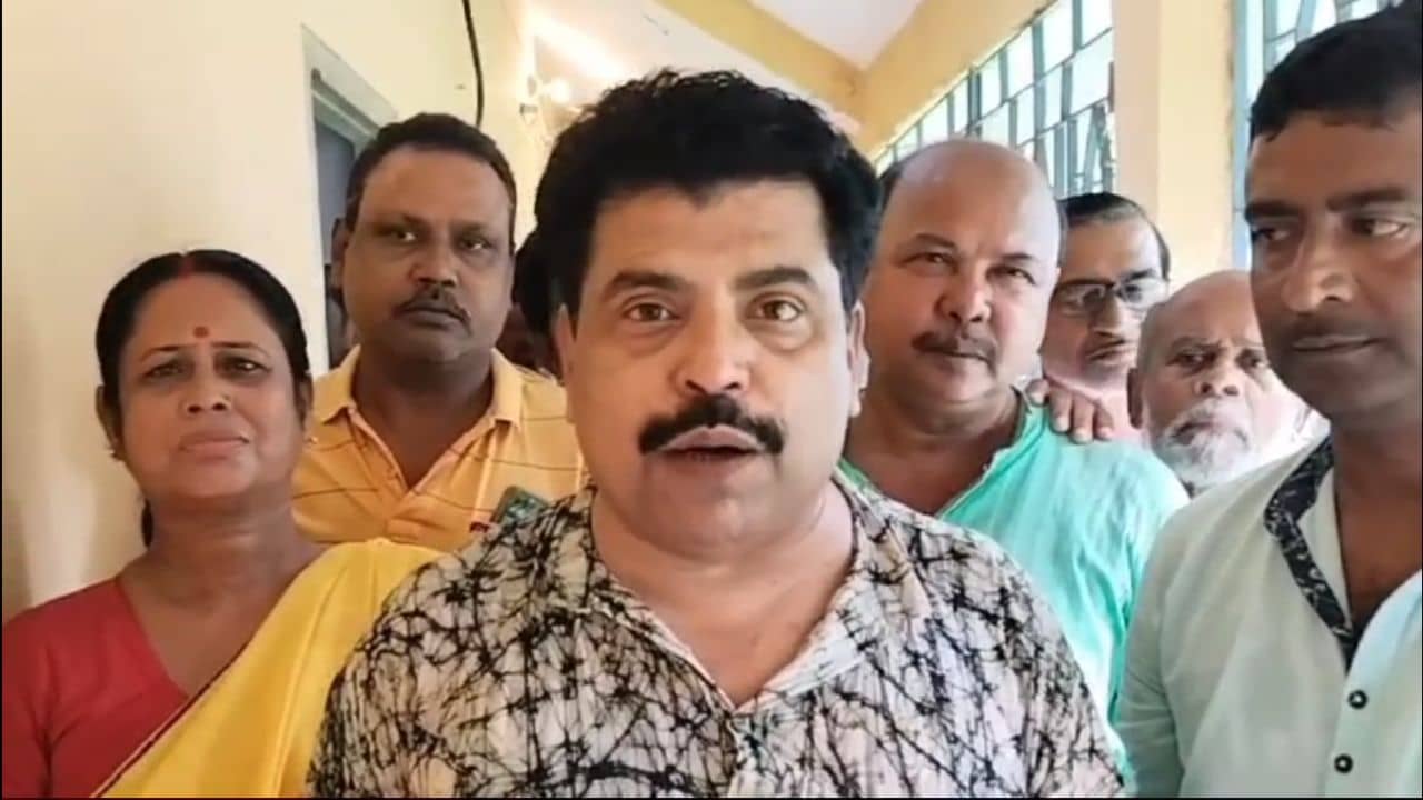 TMC: লিড না পেলে সেখানে উন্নয়ন নিয়ে ভাবতে হবে! বলেই ব্যাখ্যা দিলেন নারায়ণ গোস্বামী