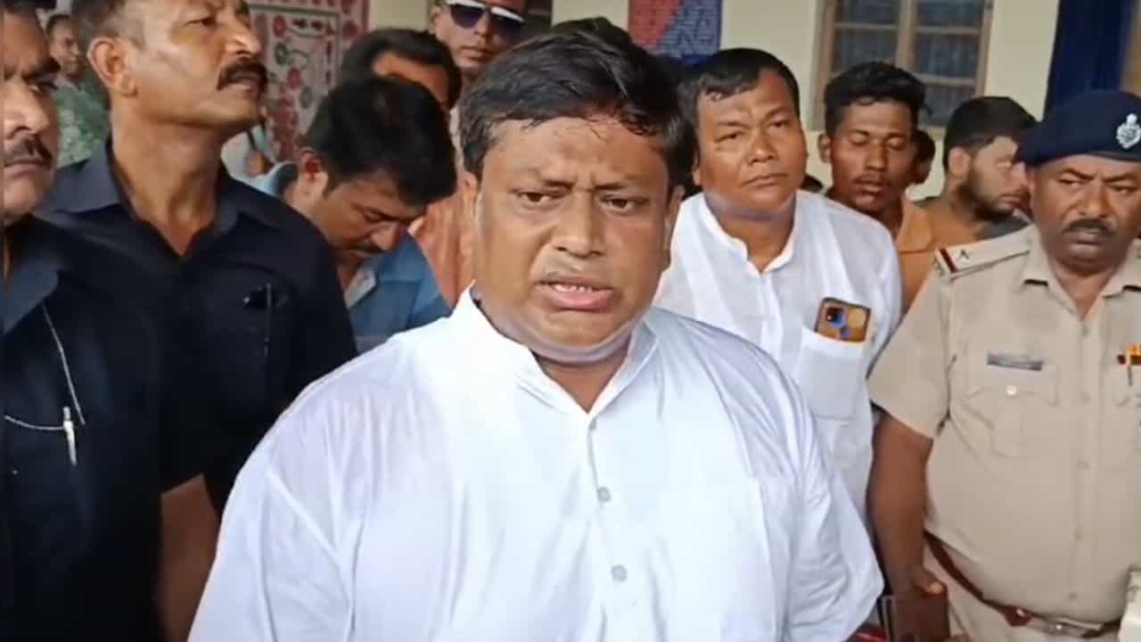 Sukanta Majumdar: বালুরঘাট থেকে কবে দক্ষিণ ভারতের ট্রেন? বড় আশার কথা শোনালেন কেন্দ্রীয় মন্ত্রী সুকান্ত Sukanta Majumdar: বালুরঘাট থেকে কবে দক্ষিণ ভারতের ট্রেন? বড় আশার কথা শোনালেন কেন্দ্রীয় মন্ত্রী সুকান্ত