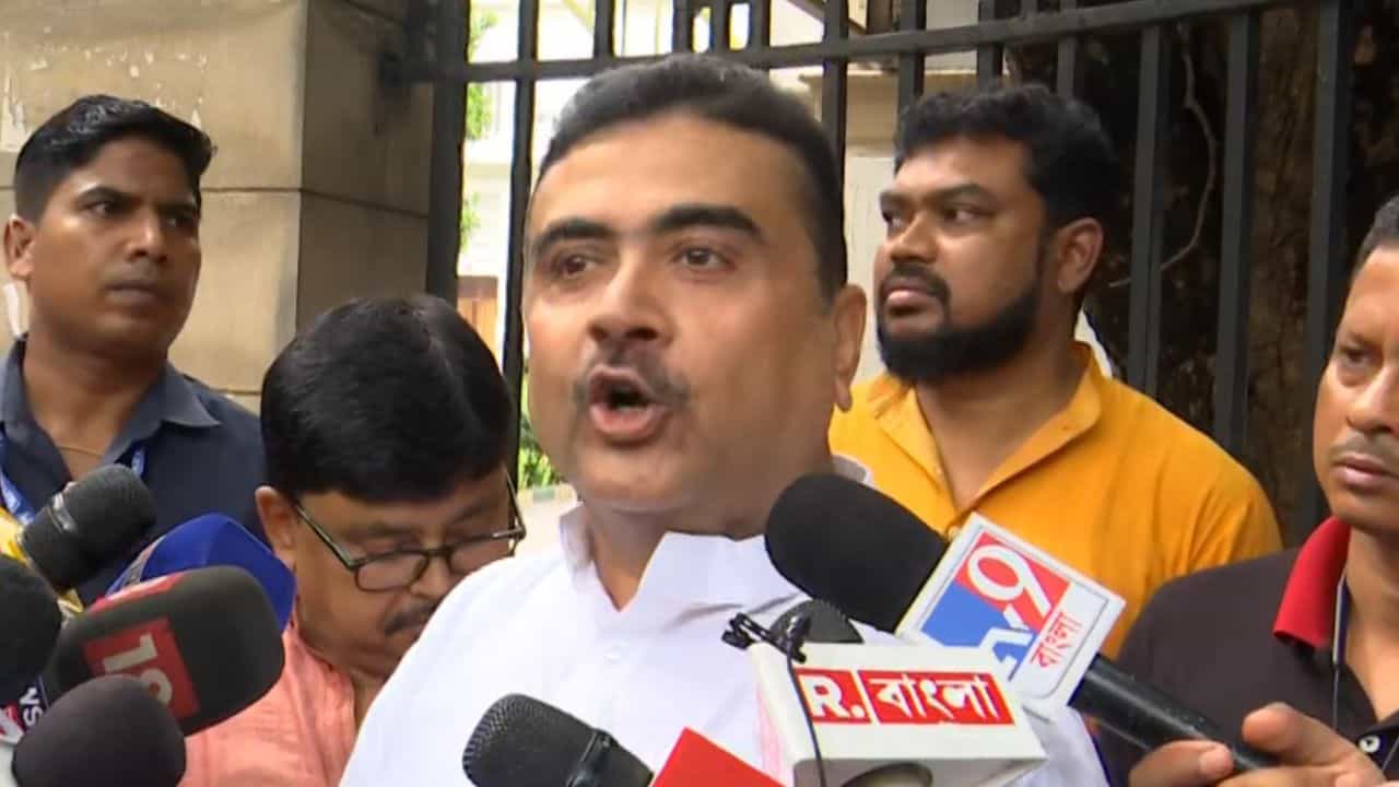 Coochbehar: কোচবিহারের ঘটনায় CBI তদন্তের দাবি! বিধানসভায় ধরনায় বসতে চায় বিজেপিও Coochbehar: কোচবিহারের ঘটনায় CBI তদন্তের দাবি! বিধানসভায় ধরনায় বসতে চায় বিজেপিও