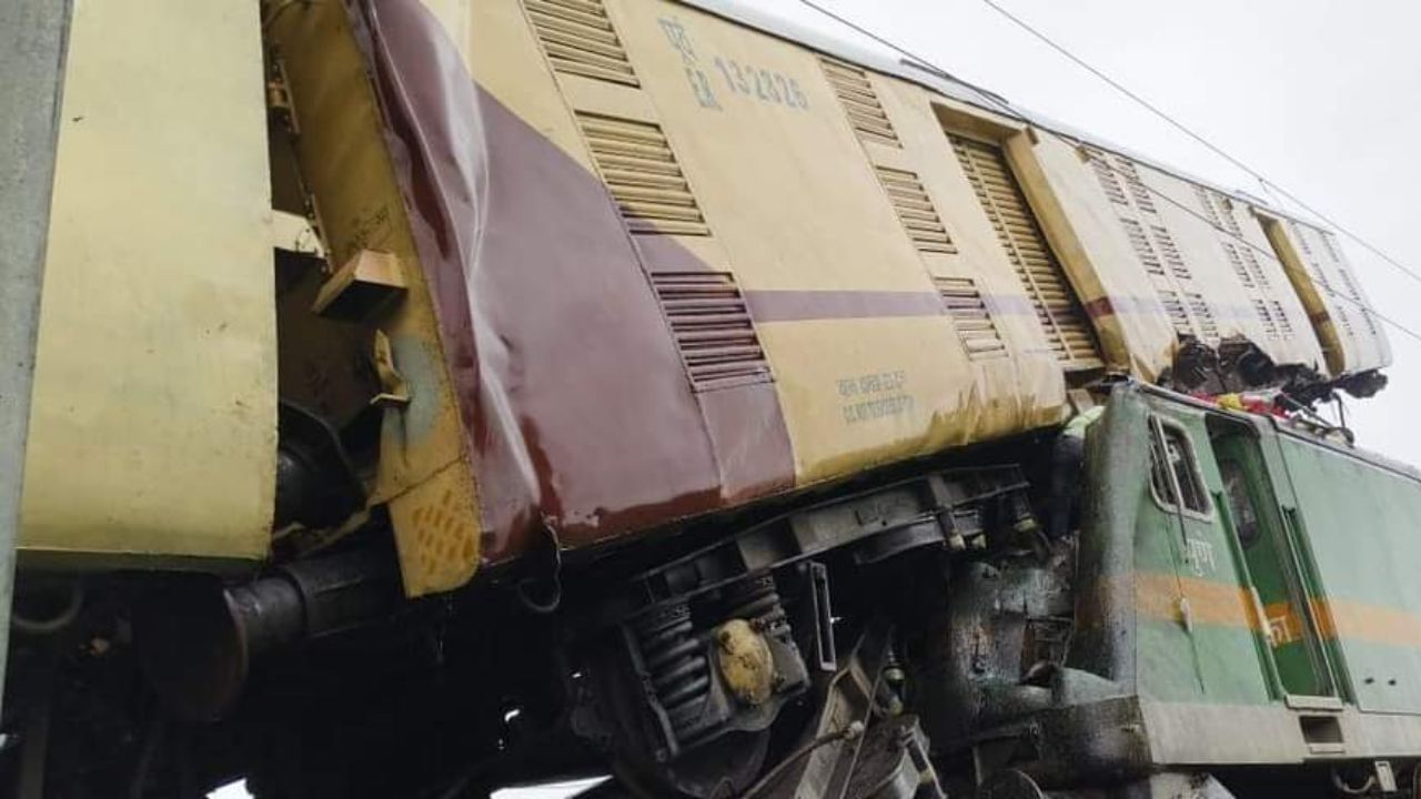 Large Image Train Accident