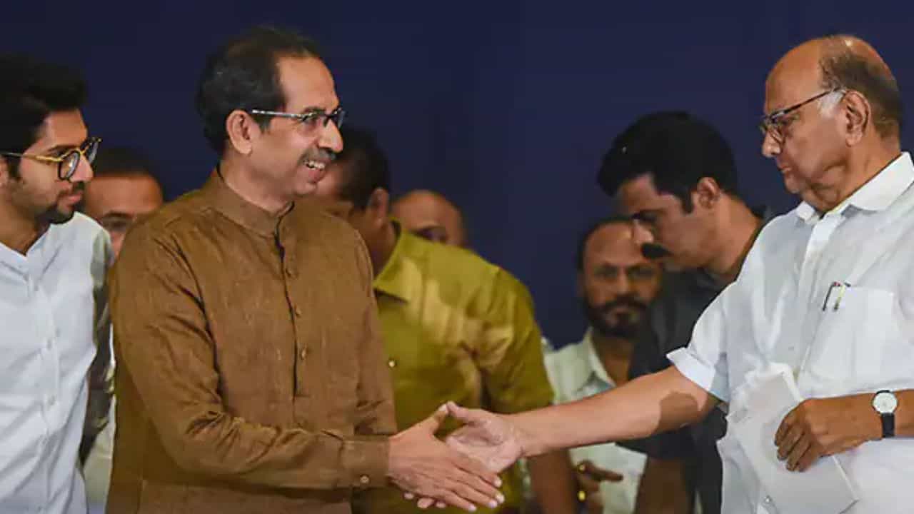Maharashtra Lok Sabha Election Results 2024: মারাঠা ভূমে বিজেপিকে টক্কর দিচ্ছে কংগ্রেস, বড় জয়ের পথে ইন্ডিয়া জোট Maharashtra Lok Sabha Election Results 2024: মারাঠা ভূমে বিজেপিকে টক্কর দিচ্ছে কংগ্রেস, বড় জয়ের পথে ইন্ডিয়া জোট