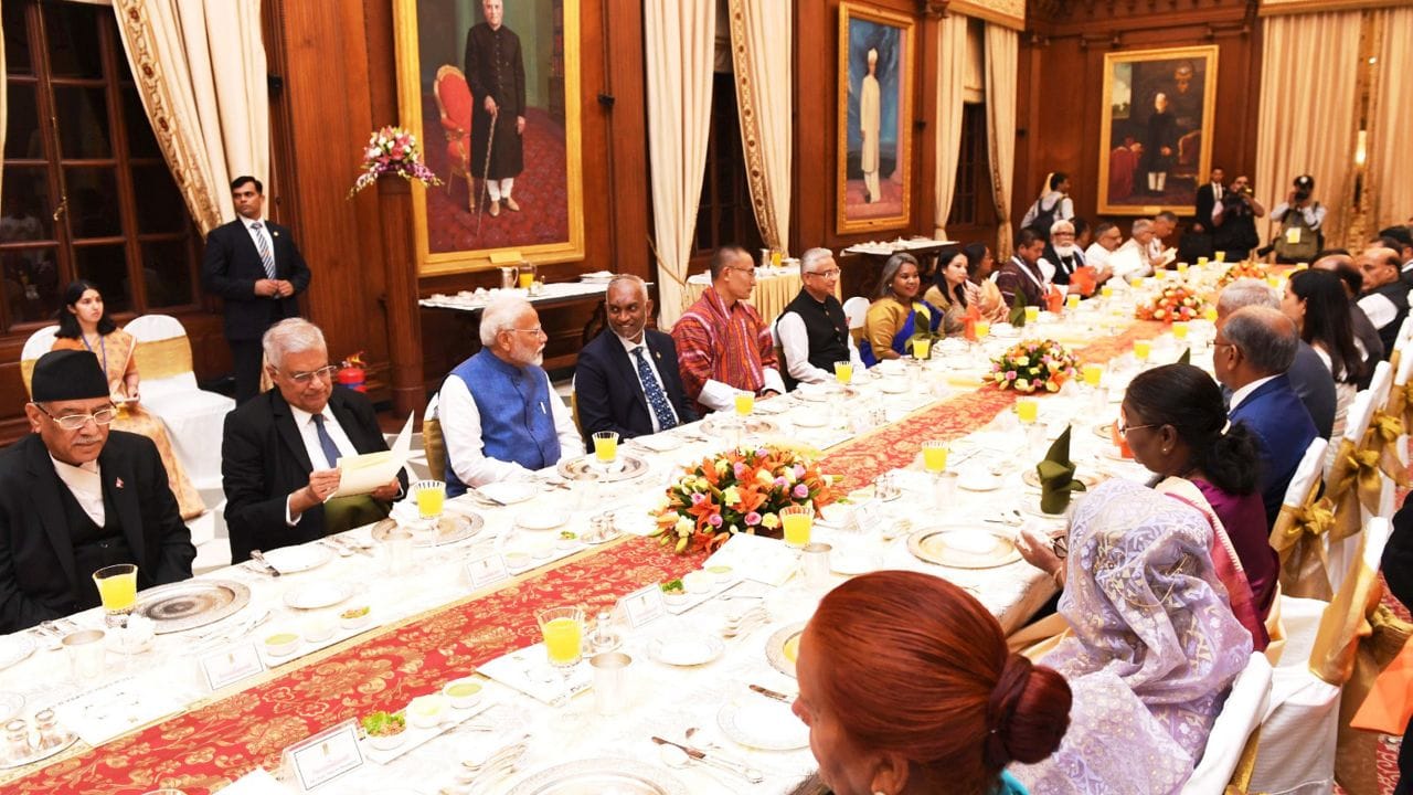 দম বিরিয়ানি থেকে ঘেওয়ার, রাষ্ট্রপতি ভবনে এলাহী ভোজ মোদীর মন্ত্রিসভার