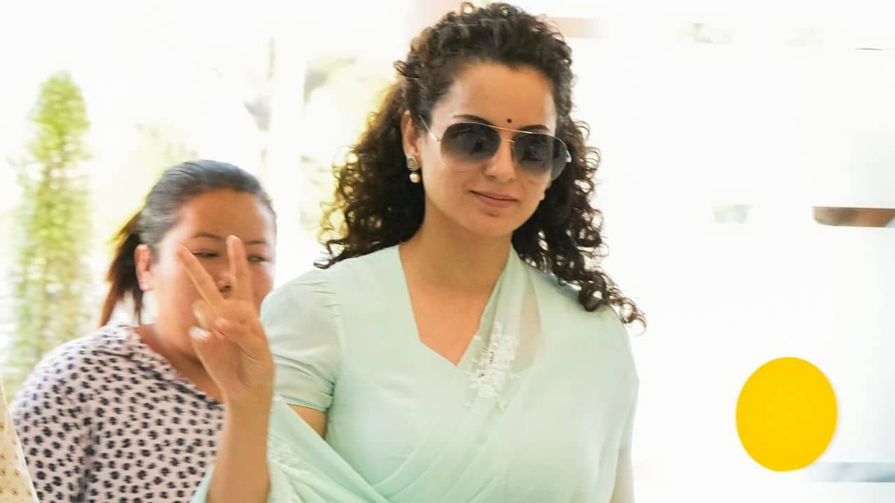 ক্ষেপে লাল কঙ্গনা, চড় মারাকে সমর্থন করতেই তুলনা টানলেন খুন-ধর্ষণের সঙ্গে!