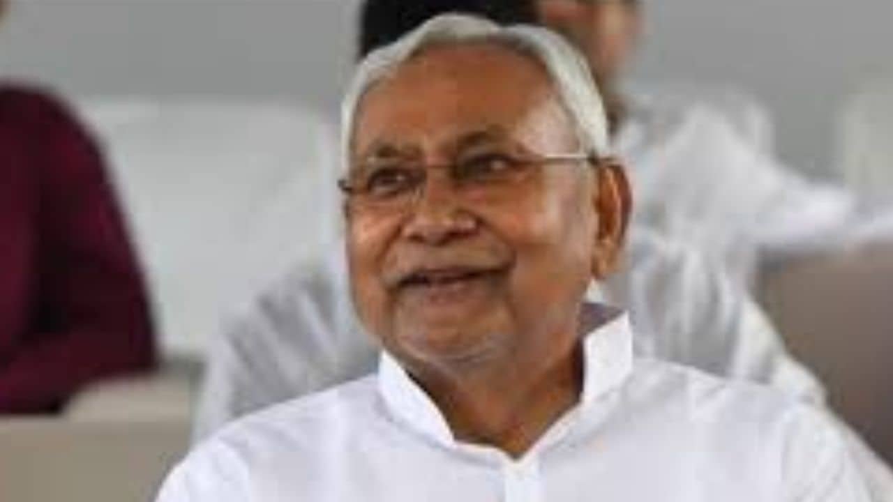 Nitish Kumar Lok Sabha Election 2024: নীতীশ কি আবার পাল্টি মারবেন? তাঁকে টানাটানি শুরু বিজেপি-কংগ্রেসের