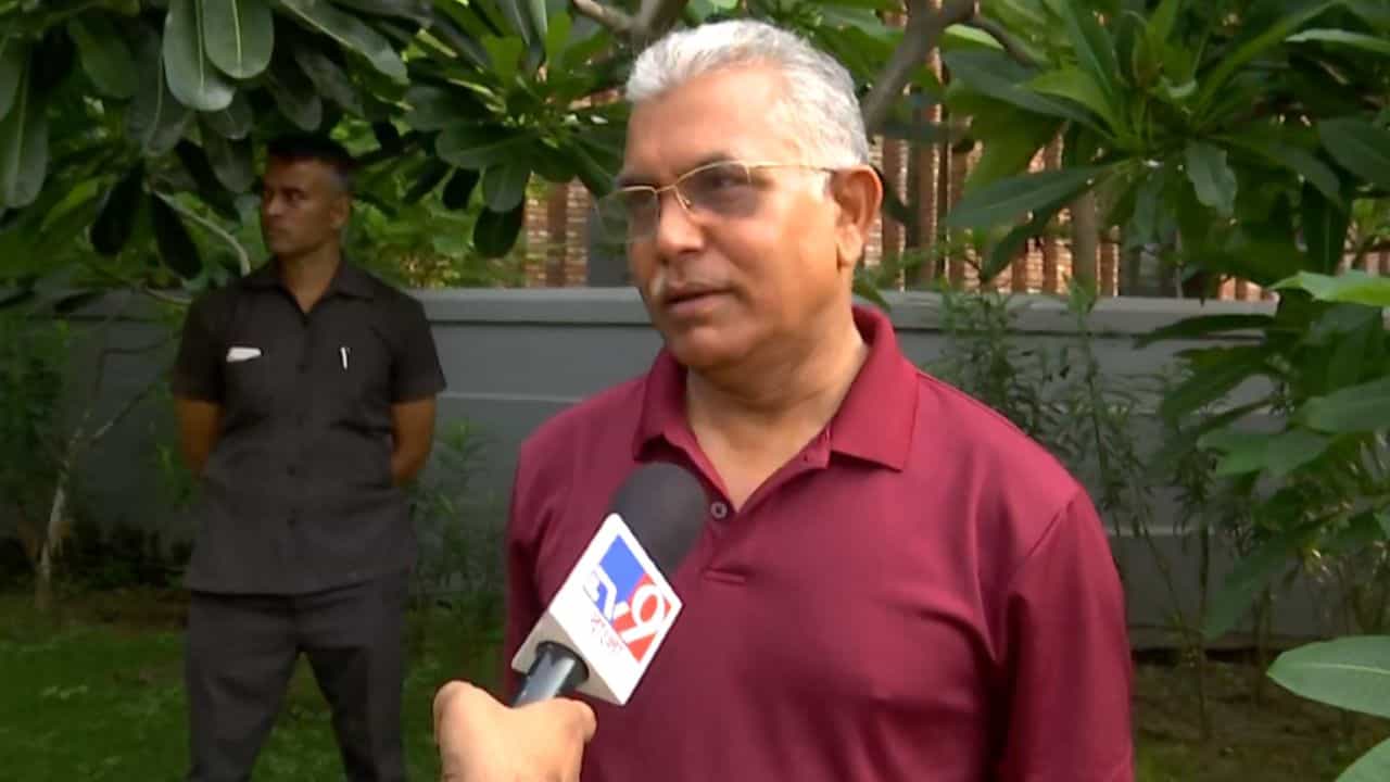 Dilip Ghosh: 'যত দোষ দিলীপ ঘোষ!... এবার কোন ঘোষকে পায় দেখি', দলকে চরম বার্তা Dilip Ghosh: 'যত দোষ দিলীপ ঘোষ!... এবার কোন ঘোষকে পায় দেখি', দলকে চরম বার্তা