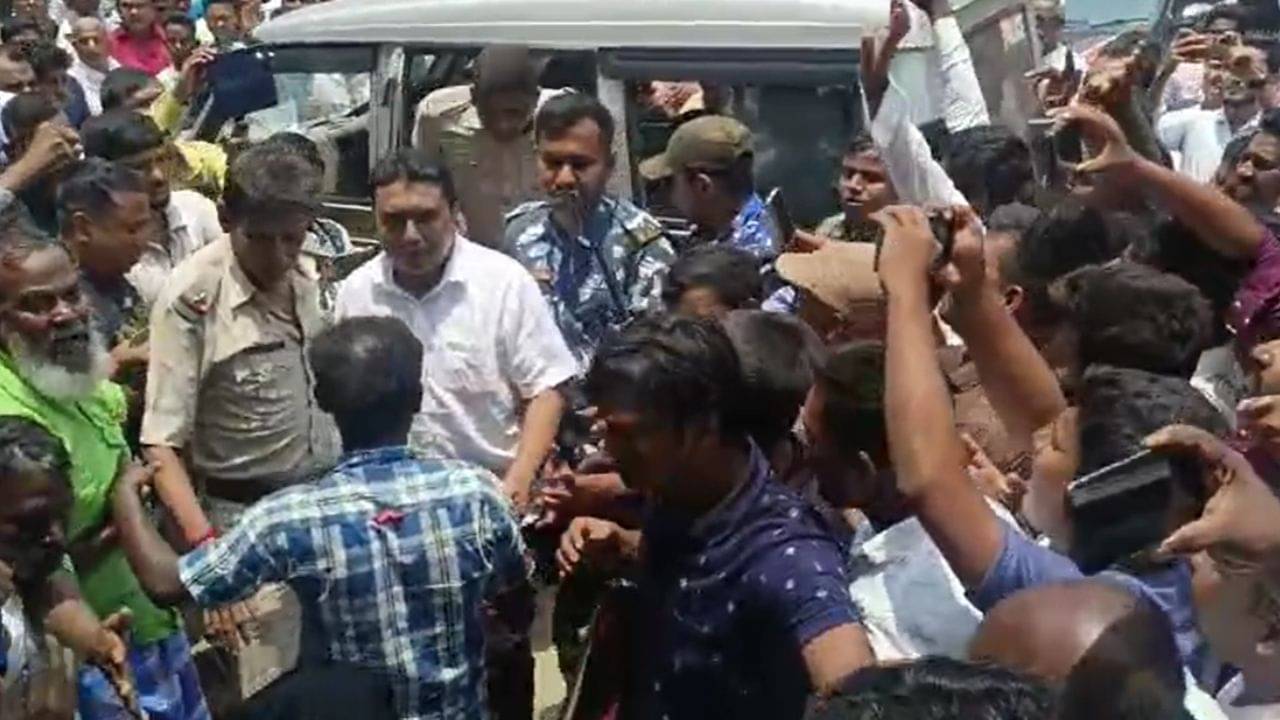 Sheikh Shahjahan: বসিরহাটে তৃণমূলের জয়ের পর শাহজাহানকে দেখেই উঠল স্লোগান