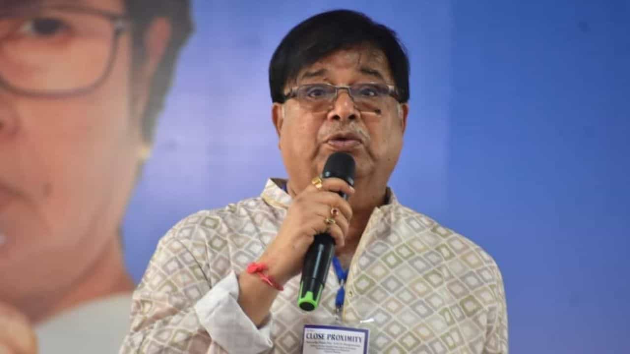 Udayan Guha: ‘বাংলাকে বাংলাদেশ করার চেষ্টা চলছে’, মমতার দিকে আঙুল তুললে আঙুল ভেঙে দেওয়ার হুঁশিয়ারি উদয়নের Udayan Guha: ‘বাংলাকে বাংলাদেশ করার চেষ্টা চলছে’, মমতার দিকে আঙুল তুললে আঙুল ভেঙে দেওয়ার হুঁশিয়ারি উদয়নের