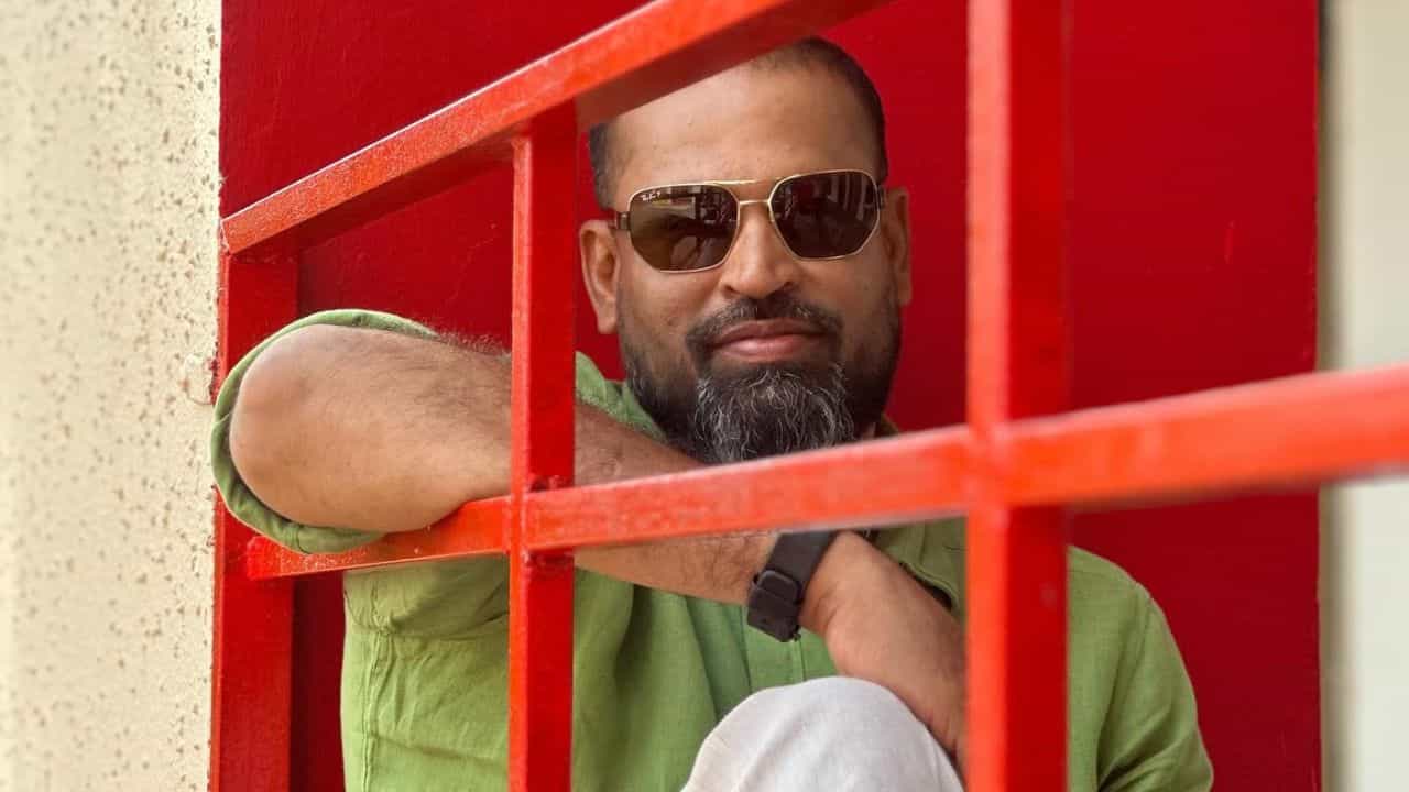 Yusuf Pathan: বহরমপুরে আর 'রবিনহুড' নন, পাঠানের 'রাজ' শুরু, কীভাবে মুসলিম তাসেই ইউসুফের কেল্লাফতে? Yusuf Pathan: বহরমপুরে আর 'রবিনহুড' নন, পাঠানের 'রাজ' শুরু, কীভাবে মুসলিম তাসেই ইউসুফের কেল্লাফতে?