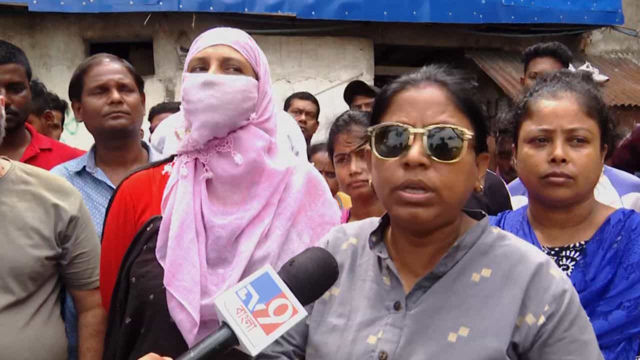 Land grabbing: ভেড়ি দখলের অভিযোগ খাস কলকাতায়, পাল্টা দলিল দেখালেন অভিযুক্ত Land grabbing: ভেড়ি দখলের অভিযোগ খাস কলকাতায়, পাল্টা দলিল দেখালেন অভিযুক্ত