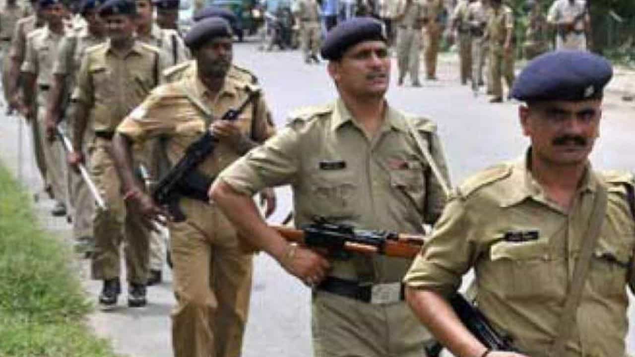 Bihar: বিহারের কনস্টেবল নিয়োগ দুর্নীতিকাণ্ডে বাংলা থেকে গ্রেফতার ৩, এরপরই প্রশ্ন উঠছে... Bihar: বিহারের কনস্টেবল নিয়োগ দুর্নীতিকাণ্ডে বাংলা থেকে গ্রেফতার ৩, এরপরই প্রশ্ন উঠছে...