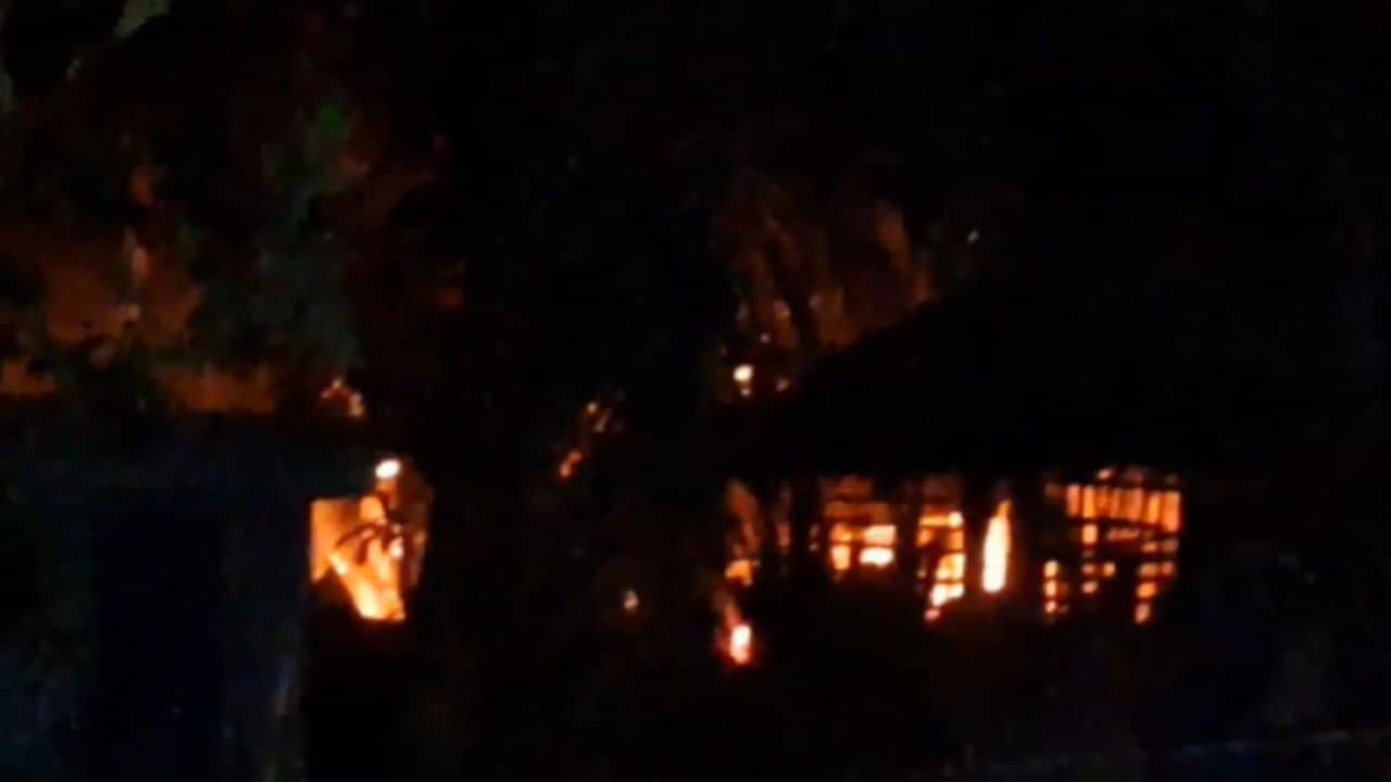 Fire: দাউ দাউ করে জ্বলছে বাজি কারখানা, কোলাঘাটে কি ভয়াবহ কিছু অপেক্ষা করছে?