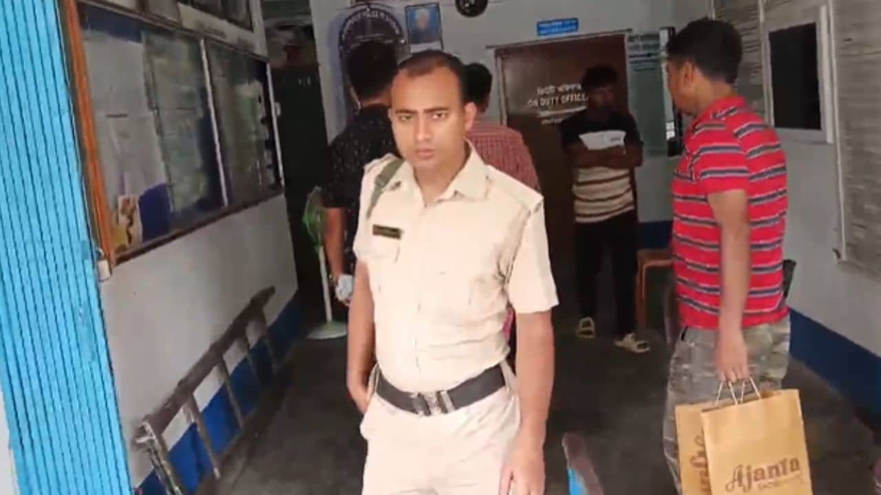 Dhupguri: ভরা বাজারে সিআইডির টিম, তিনজনকে তুলে নিয়ে গেল থানায়