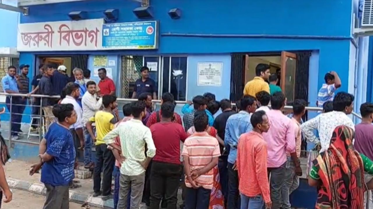Bishnupur: বিষ্ণুপুরের হোটেলে দুই যুবকের চরম অবস্থা, দৃশ্য দেখে তো সকলে থ! Bishnupur: বিষ্ণুপুরের হোটেলে দুই যুবকের চরম অবস্থা, দৃশ্য দেখে তো সকলে থ!