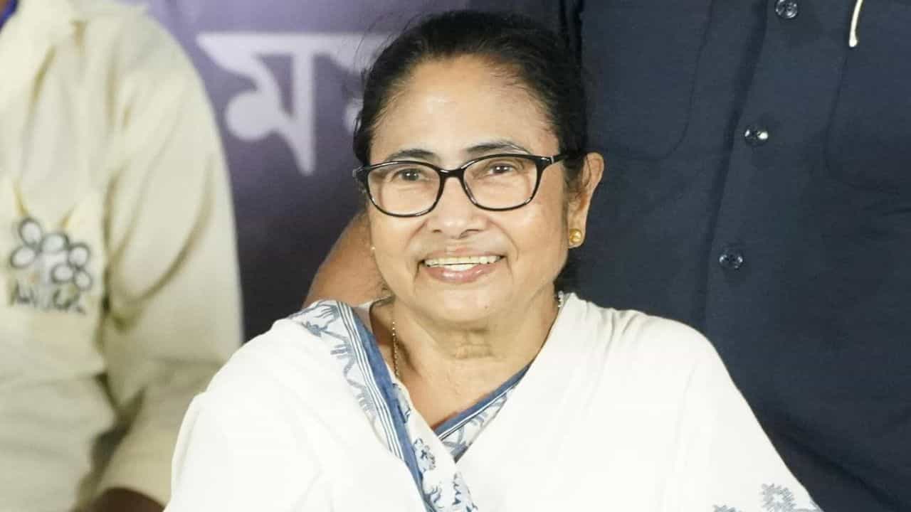 DA in West Bengal: ভোট মিটতেই বড় সুখবর রাজ্য সরকারি কর্মীদের, DA নিয়ে জারি নোটিফিকেশন DA in West Bengal: ভোট মিটতেই বড় সুখবর রাজ্য সরকারি কর্মীদের, DA নিয়ে জারি নোটিফিকেশন