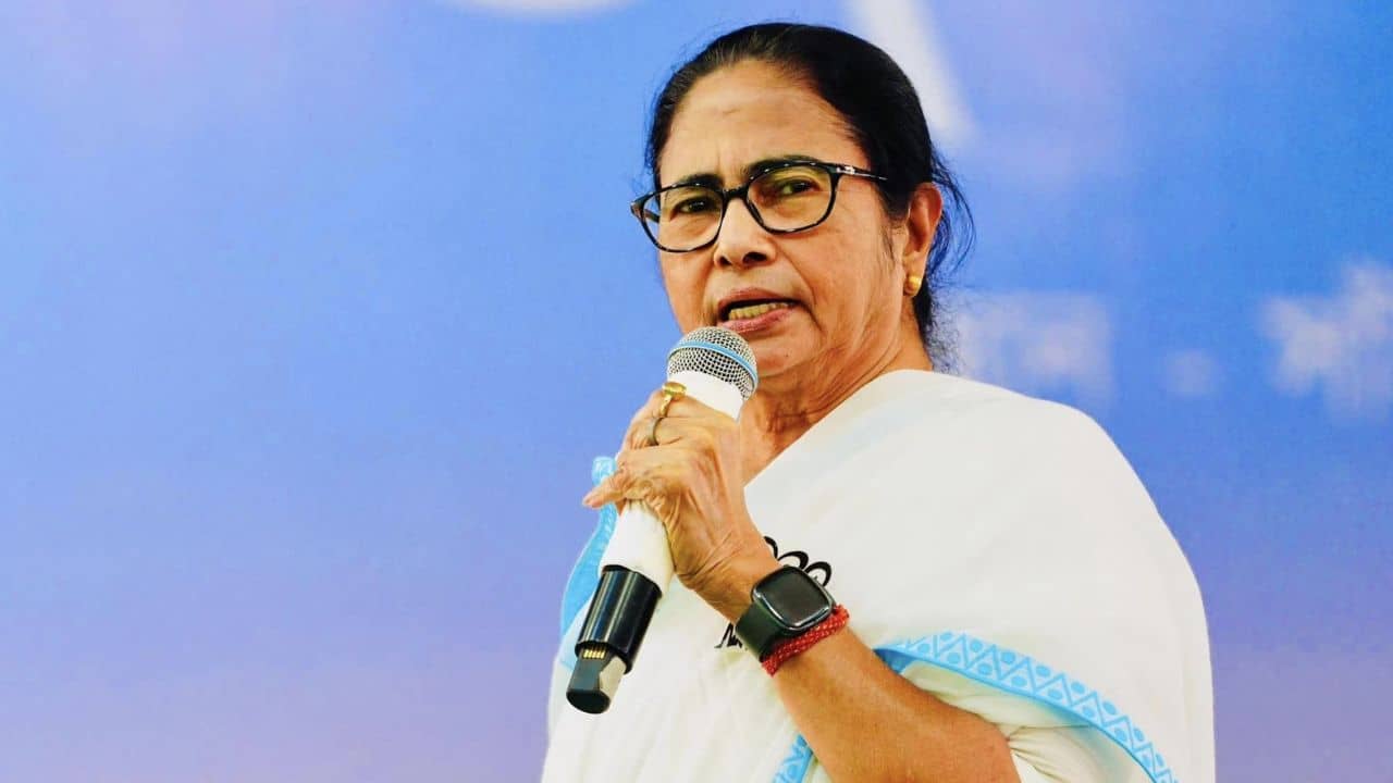 Mamata Banerjee: হলফনামা দিতে হবে, দুর্ঘটনা ঘটলে সরকার দায়ী নয়, কড়া বার্তা মমতার