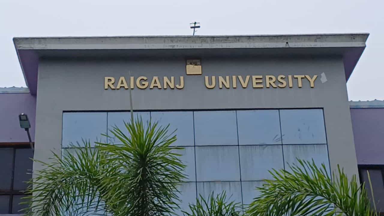 Raiganj University: রায়গঞ্জ বিশ্ববিদ্যালয়ে ক্যাগের অডিট, বড় ইঙ্গিত দিয়ে গেল ভিসিকে Raiganj University: রায়গঞ্জ বিশ্ববিদ্যালয়ে ক্যাগের অডিট, বড় ইঙ্গিত দিয়ে গেল ভিসিকে