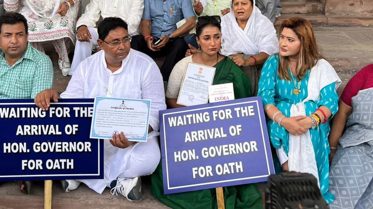 Oath Taking Ceremony: সায়ন্তিকাদের শপথ নিয়ে রাষ্ট্রপতিকে চিঠি স্পিকারের, চিঠি দিচ্ছেন রাজ্যপালকেও Oath Taking Ceremony: সায়ন্তিকাদের শপথ নিয়ে রাষ্ট্রপতিকে চিঠি স্পিকারের, চিঠি দিচ্ছেন রাজ্যপালকেও