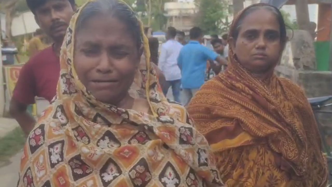 Basirhat: শাশুড়ি-বৌমার একই নাম, ভোট দিতে না দেওয়ায় কেঁদে ভাসালেন মহিলা