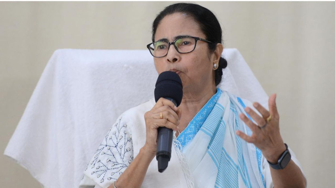 Mamata Banerjee: আজ নবান্নে মমতার প্রশাসনিক বৈঠক, হতে পারে একাধিক সিদ্ধান্ত