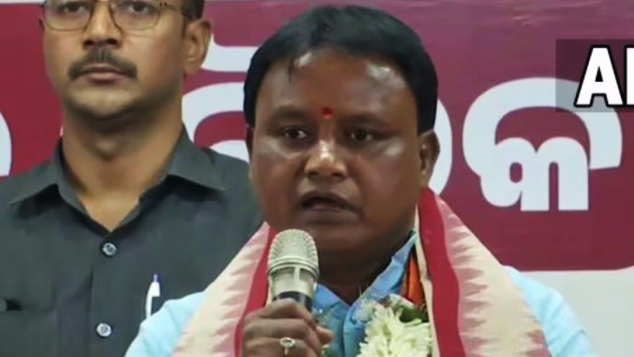 Odisha new CM: জল্পনার অবসান, ওড়িশার পরবর্তী মুখ্যমন্ত্রী হচ্ছেন এই চারবারের বিধায়ক Odisha new CM: জল্পনার অবসান, ওড়িশার পরবর্তী মুখ্যমন্ত্রী হচ্ছেন এই চারবারের বিধায়ক