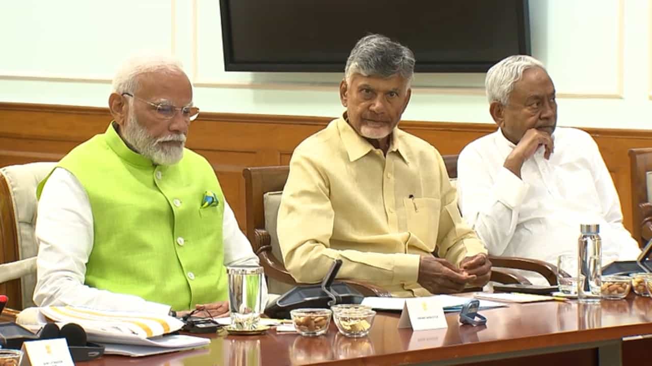 NDA meeting: নীতীশ-চন্দ্রবাবুর কী চাই, কত বড় মূল্য দিতে হবে মোদীকে? NDA meeting: নীতীশ-চন্দ্রবাবুর কী চাই, কত বড় মূল্য দিতে হবে মোদীকে?
